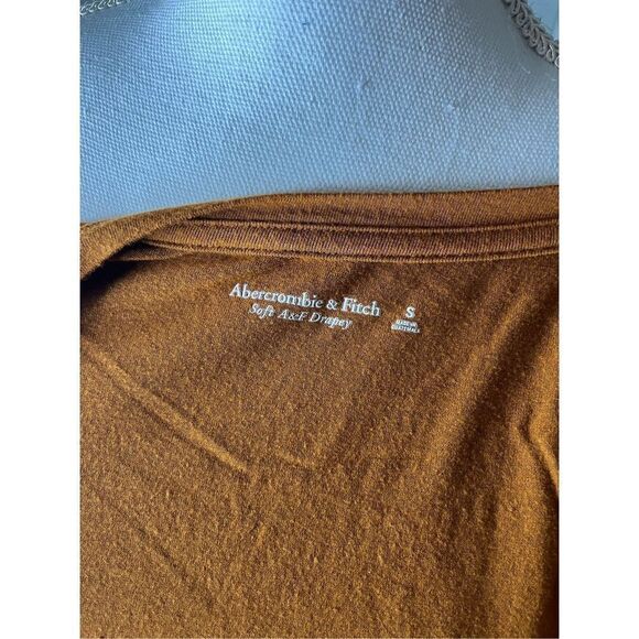 Abercrombie & Fitch Burnt Orange V-Neck Short Sleeve Top Size Small - Picture 4 of 5
